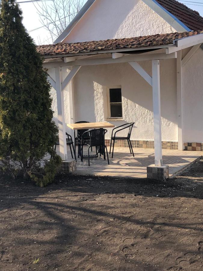 דירות Mezőkövesd Mormota Vendeghaz מראה חיצוני תמונה